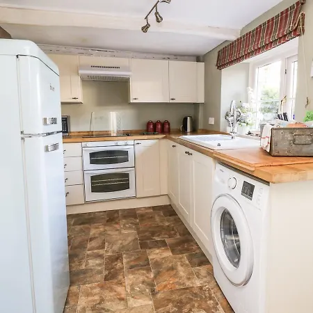 Corner Cottage, Carnforth * Инглтон